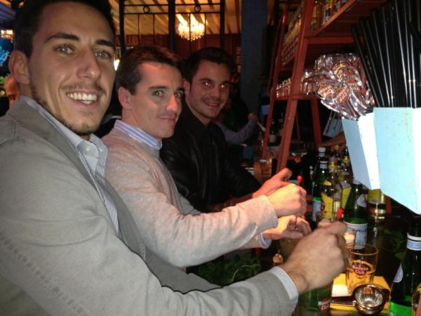 Albert86_'s tweet photo. @LucaPerotta @Albert86_ @paolino986 #mojitoembassy #selfmademojito http://t.co/SJW8cAgU” @gioYVES @andremonta007 nellavita#devisaperfartutto