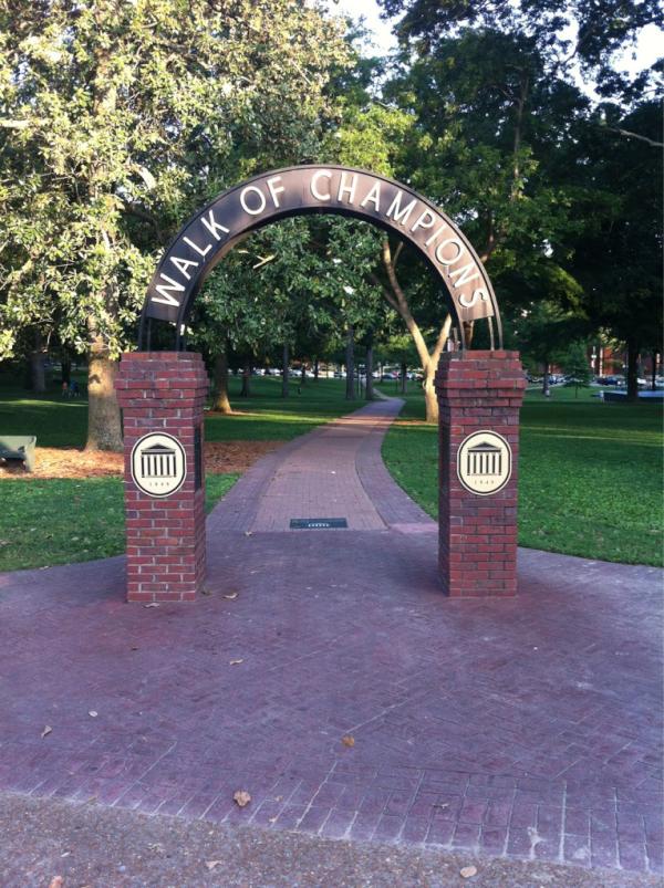 TylerLMoore's tweet image. In Oxford watching @LSUbaseball  @ Ole Miss. Taking care to not drive over 18 MPH. #RespectArchie