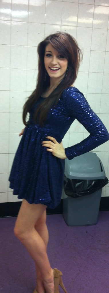 beckyallen_'s tweet image. Mid-laugh #nicebackground