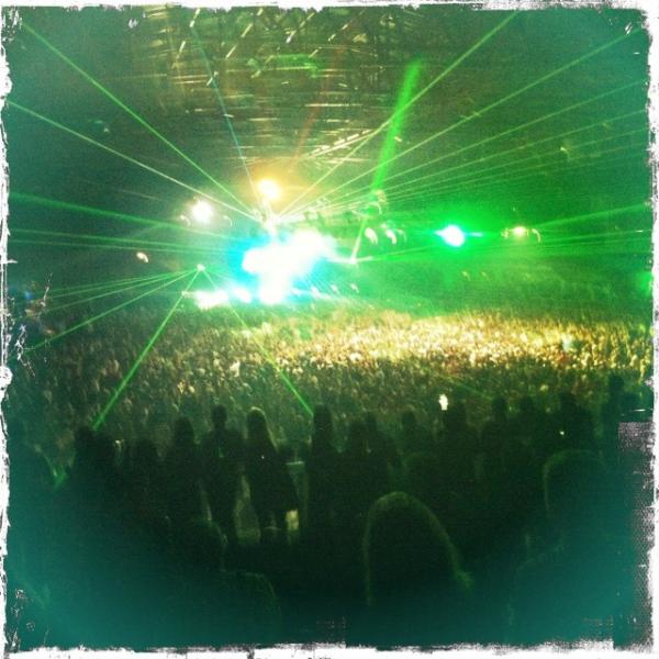 BoGAndersen's tweet photo. Avicii....Hold nu op for en fest, surt jeg havde glemt mine dansesko😉 http://t.co/4ynSraP1