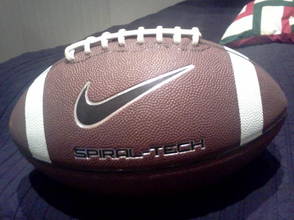 Kaup dagsins, tók nokkur köst i dag og fólk strax farid ad kalla mig hinn nýja Tom Brady. #svogódur #QB