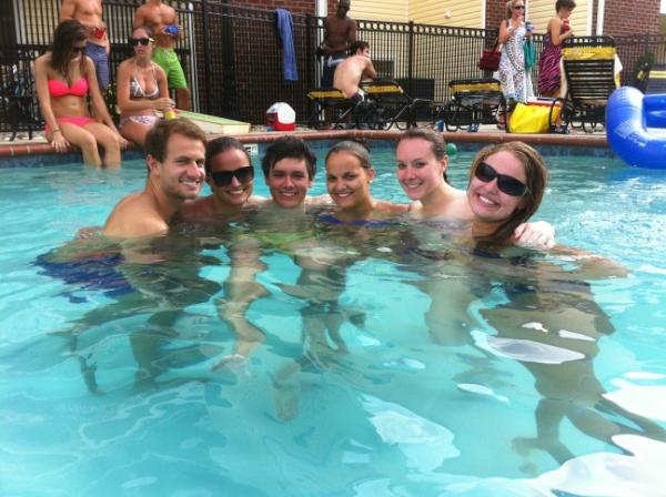 Kornema's tweet image. #PoolPic #Drunkass @evancol @KatieRigney @alyssap521 @xohbh @zach_estes @fratindahat