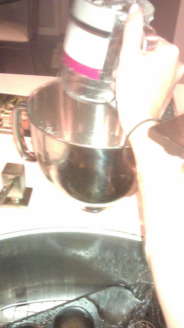 IlyseBrenda's tweet image. Nursing a burn while sifting #justkeepbaking