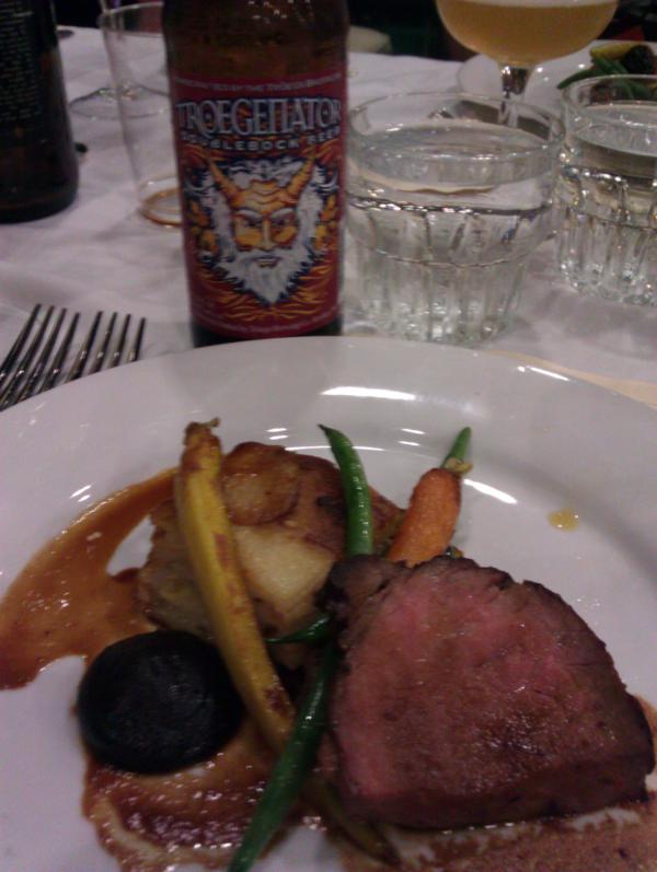 morrowchris's tweet photo. Bee rib & Troegenator #cbc12 http://t.co/0JHDJLHN