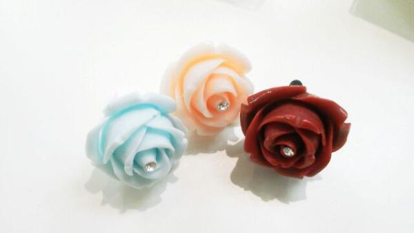 KE_I_S's tweet photo. roseイヤホンジャック(●´ω｀●)お気に入りのケ��スと合わせて可愛くしちゃおう☆新宿ｻﾌﾞﾅｰﾄﾞ2丁目催事場☆ http://t.co/RbdIjd5o