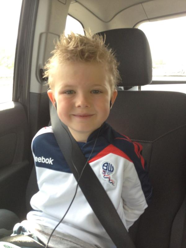 vickilucia's tweet photo. @officialbwfc on the way to reebok from Mansfield with mum and dad!!!!! #coyw http://t.co/60lZP5yc