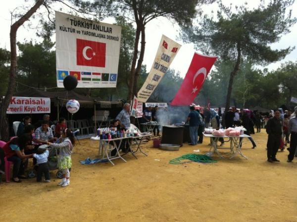 Türkmen solenindeyiz Turkistanlilar Derneği
