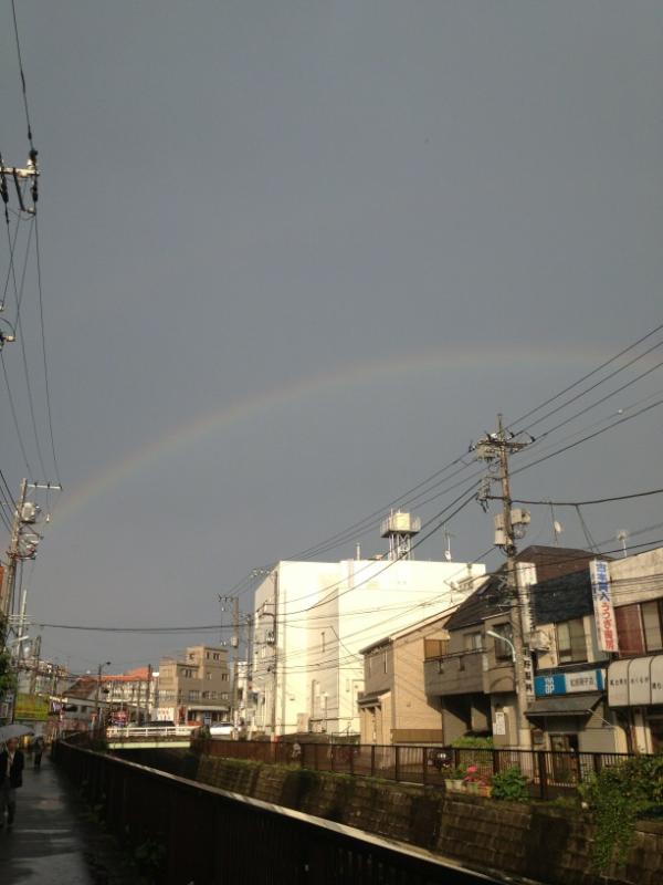 tantan1007's tweet photo. 雨の中ランニングしてたら、虹が出た！ http://t.co/kDVel25t