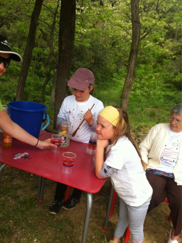 TrailSisters's tweet photo. Support super http://t.co/Tz8l19C9
