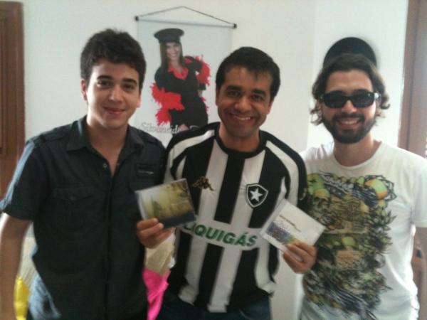 Entregando os dois singles da Souvenir para o <a href="/jovanenunes/">Jovane Nunes</a> da <a href="/comediamm/">Os Melhores do Mundo</a>!