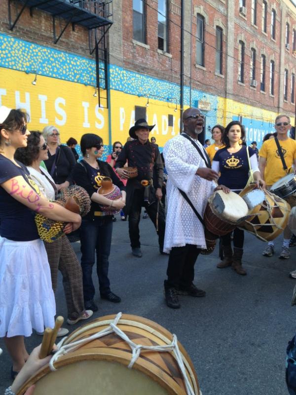 AliceKlein's tweet photo. Telling Billy Bryan's stories outside Cameron House http://t.co/nQ3f1sgB