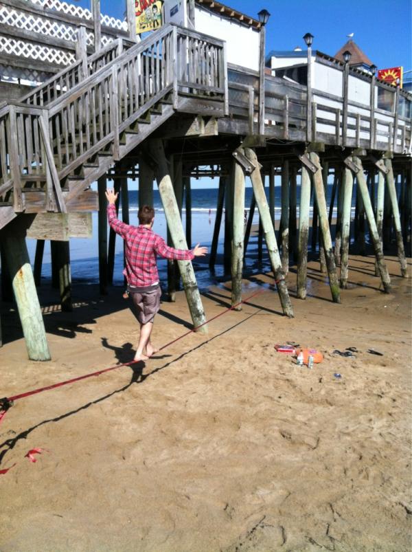 jackboler's tweet photo. @NickNickyno #slackline #holdindacat #SlamMeSideways http://t.co/M05tXV5F