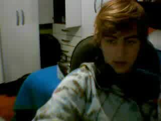 luuizborges's tweet photo. sem nada pra fazer então vamos tirar foto, kkkkkkkkkkkkkkkk http://t.co/ZWJA2zSX