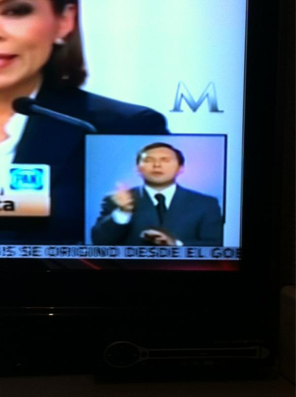 SoyJorgeMendoza's tweet image. La jotilla de la esquina #DebateIFE. 
—