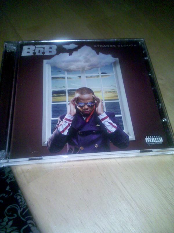 Rojez506's tweet image. Having a glass of Malbec and listing to #strange clouds @bobatl. #2disc Love it!