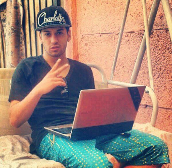 WillFck4Follows's tweet photo. Tweeting And Shit ! http://t.co/4oWSlQQy
