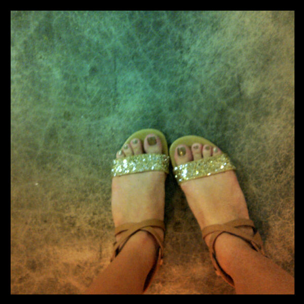 t2x2's tweet photo. The only thing making me happy now are my shoes. http://t.co/OOQFlYAA