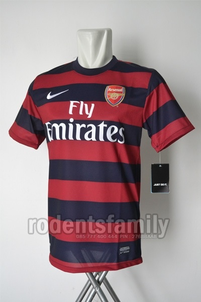 TheArsenalFC's tweet photo. It gets worse, #Arsenal away kit: http://t.co/G3oVt4MD