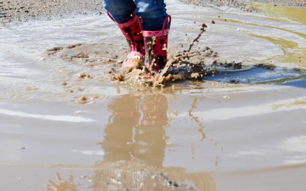 _Simply_Dianne's tweet image. and THIS is how you stay young at heart! #puddlefun :)