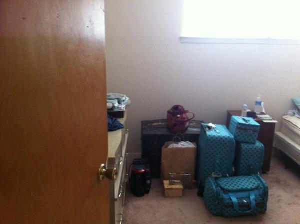 onishippos's tweet photo. And the luggage can go away as well http://t.co/oTI0Gik9