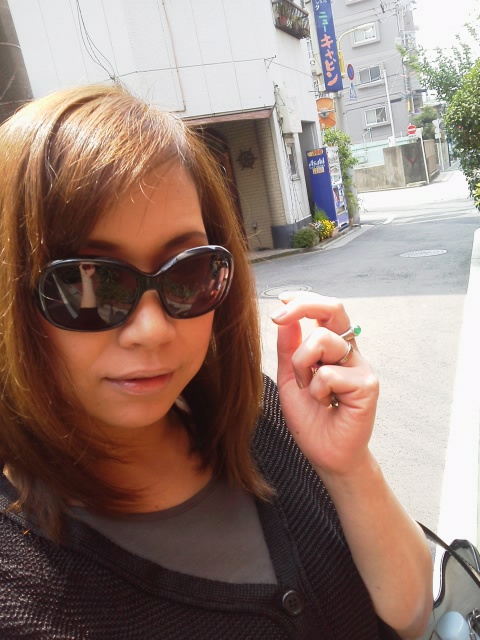 仕事前にお買い物‥ガガライブに着ていく衣装を物色してきます‥珍しく早目の準備開始 http://t.co/AazSAjky