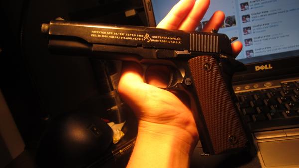 Cine_Fun's tweet photo. Prop http://t.co/Z4ipdotZ