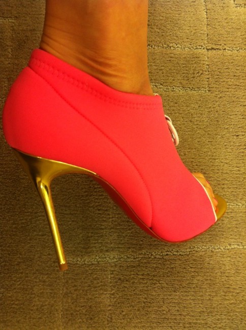Red bottom #swag http://t.co/HLV1TEeG