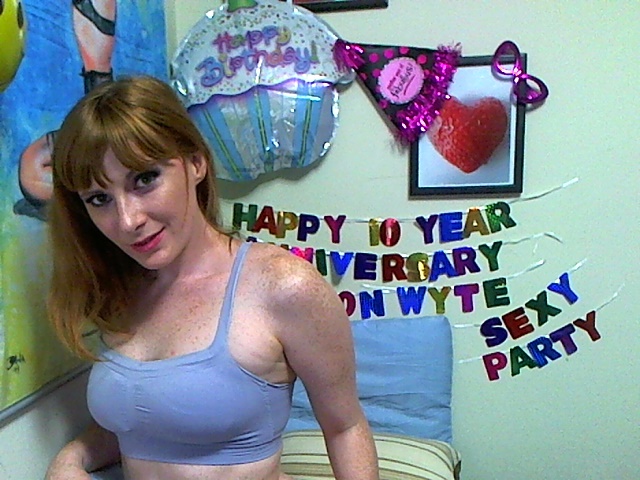 Lets party this may.. :) http://t.co/ehsklh9g<a href="/tag/camgirl"class="tags"><span>#camgirl</span></a>