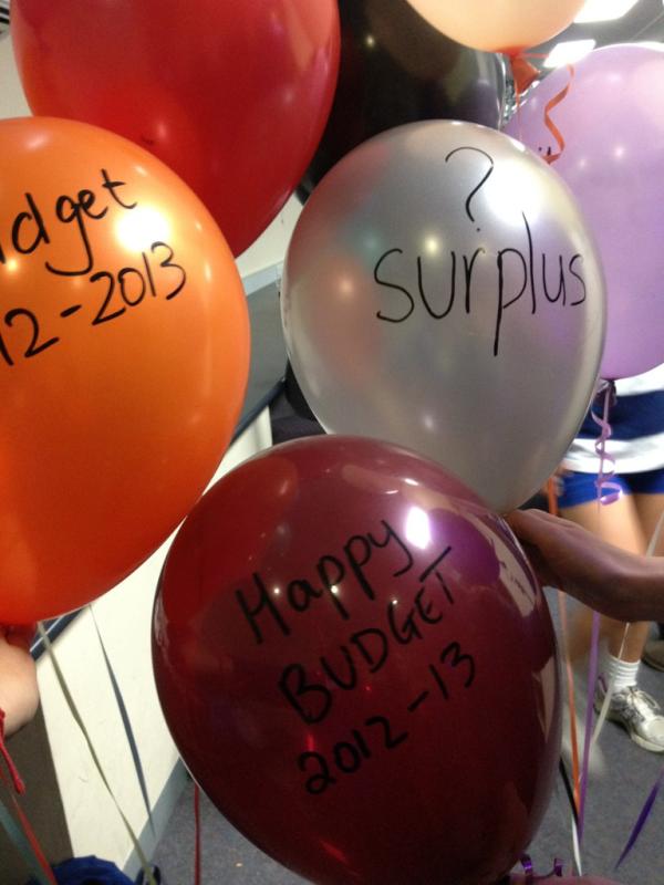 mimischeriani's tweet photo. @mimischeriani: @aliced55 @britbainbridge @gwacekerr @SophieBarmby @JuliaGillard @malolo227 #Budget2012 #surplus 😳😳 http://t.co/eAUvyuDX