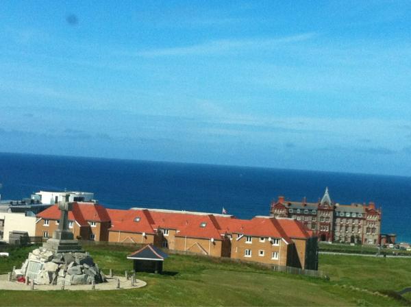 lauramarkham's tweet photo. Lovely sunny day in Newquay http://t.co/ftWbRGDm
