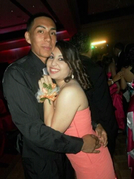 Lizz_C100's tweet photo. My favorite pic from prom (: <3 http://t.co/MhtT0UyB