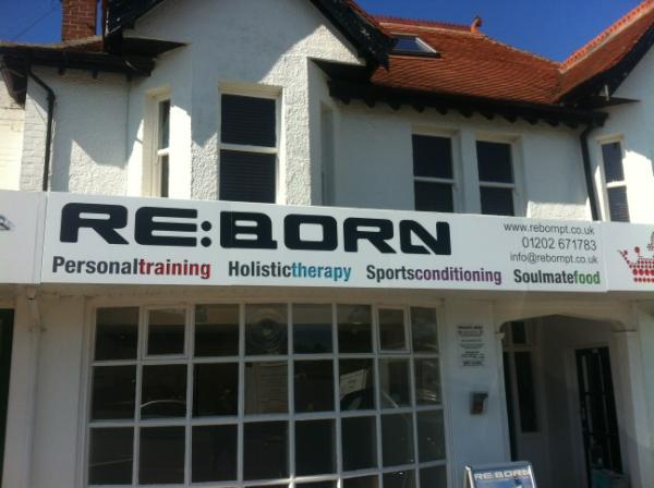 180Strength's tweet image. New signage is up!! Whoop whoop. Thanks to Steve at #signtech Poole.