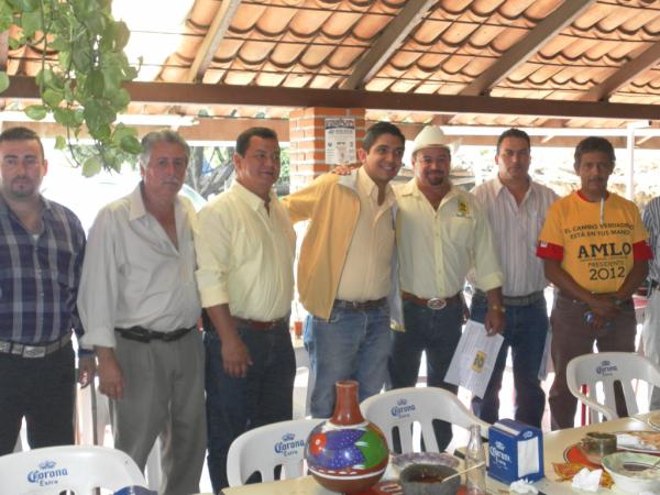 TalpaDeAllendeJ's tweet photo. Jaime Robles Candidato a Presidente Municipal... http://t.co/wgrqQoi7