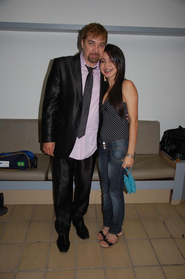 AmandaThaysa1's tweet photo. @peninhacantor Show em Caruaru, em 05 de maio. Amei nossa foto, esse será um dia inesquecível para mim!! http://t.co/QxYBc63N