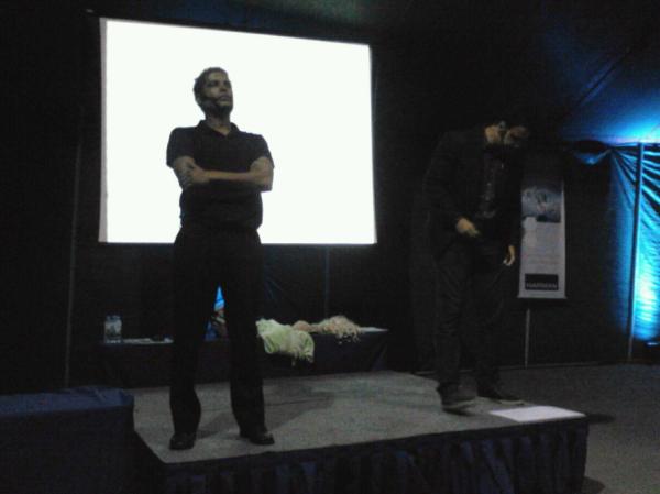 talita_maciel's tweet photo. Stand Up: As dez desnecessarias maneiras de perder o seu cliente #AnixterETF http://t.co/W604ilHe