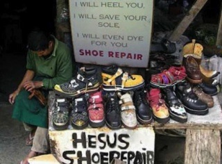 Best shop sign ever! #loveshoes http://t.co/jHxotdD3<a href="/tag/loveshoes"class="tags">#loveshoes</a>