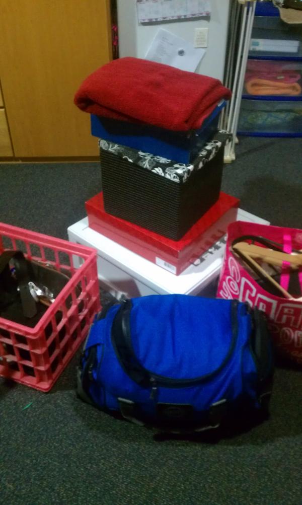 Babsi9's tweet image. Last time EVER moving out of stonehill #ohsosweet #hellorealworld