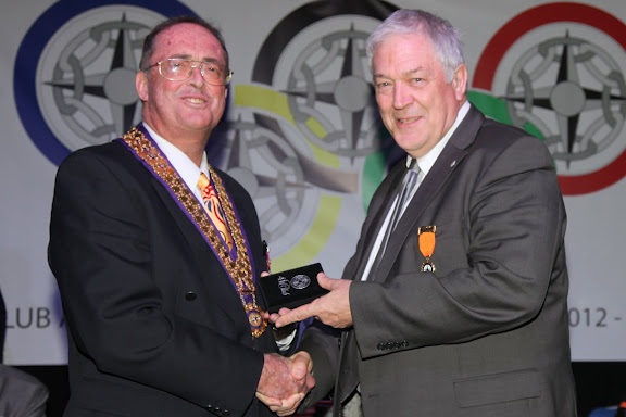 djcwatson's tweet image. This is the end and the jewel proves it, complete with two bars.
That&apos;s it Goodbye from Region 1 and welcome Nick