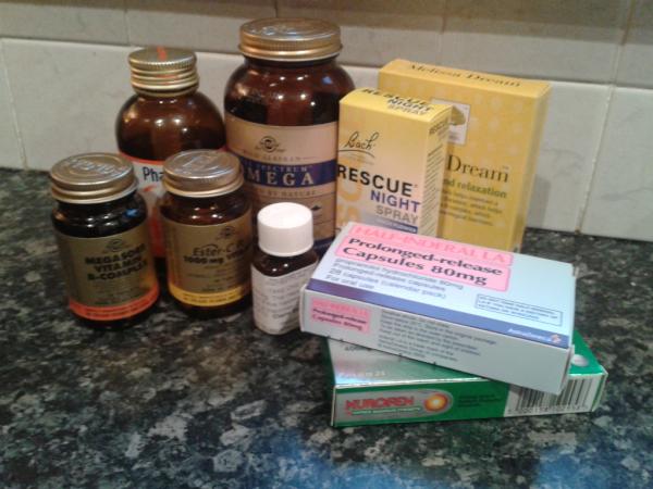 claireshan's tweet image. Thought id take a pic of the meds/vitamins/stress relievers ive had to take since starting 6th year! #LCproblems :(
