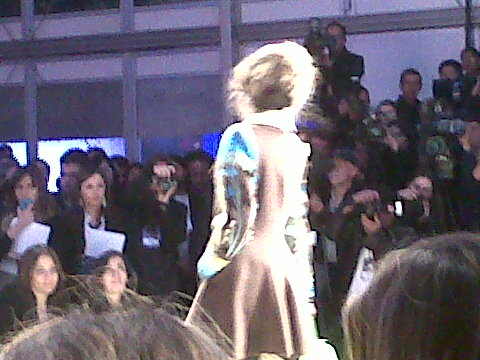 MezzaFilm's tweet photo. Desfile hernan http://t.co/IDJ5fMKf