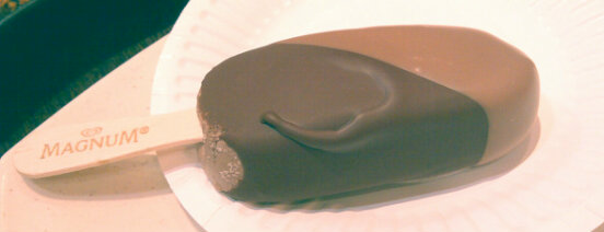 t2x2's tweet photo. Ice cream for breakfast, hello! http://t.co/1Jb77qsb
