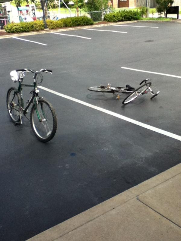 aHaney09's tweet image. Prestigious parking #theyknowtheyknow @jjmess5