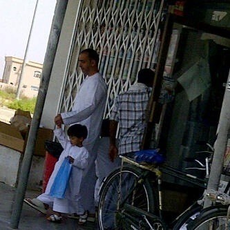 الصورة الاكثر تداولاً اليوم:

نائب رئيس مجلس الوزارء وزير الداخلية الشيخ سيف بن زايد مع ابنه امام بقاله .