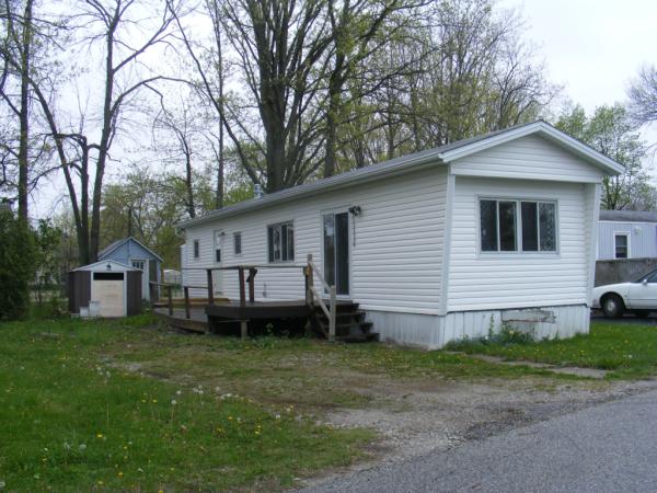 RobSimrak's tweet photo. Inexpensive living close to the lake. 2 bedrooms, 1 bath. Completely renovated mobile home in Brights Grove(36,900) http://t.co/JVc2usC9