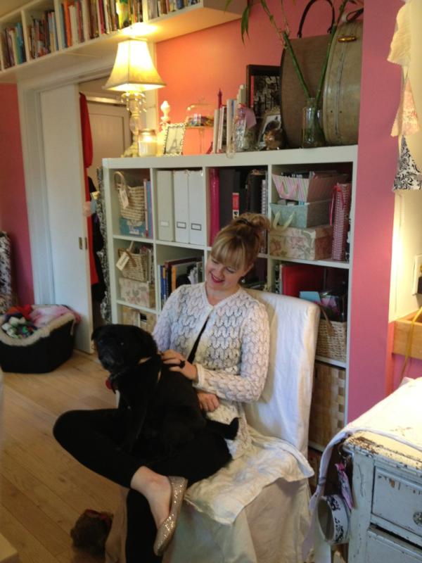 DesignFengShui's tweet image. hanging with @kimberlywilson talking about #feelgoodspaces