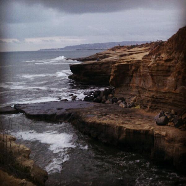 HolidayCleanup's tweet image. Sunset Cliffs couple of nights ago... always beautiful rain or shine!