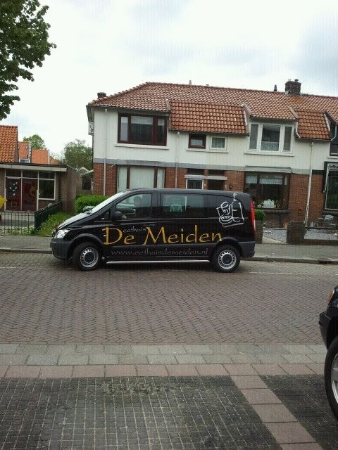 De meiden rijdt weer in stijl rond!! Op onze website staat ook een lekker menu voor Moederdag!! eethuisdemeiden.nl