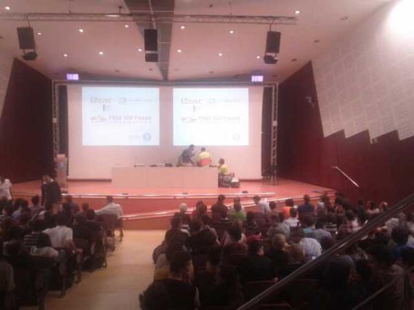 joanguisado's tweet image. &quot;Rajoy quiere matarnos todo&quot; - Richard Stallman (#barcelonaTech #upc)