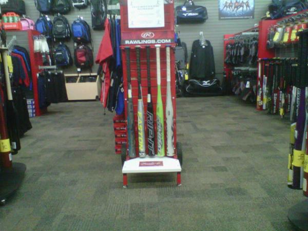 Source4SportsMH's tweet image. If you&apos;re on the fence about which #softball bat you want to #goyard with.Try our #batdemo rack out #rackcity #scsfs