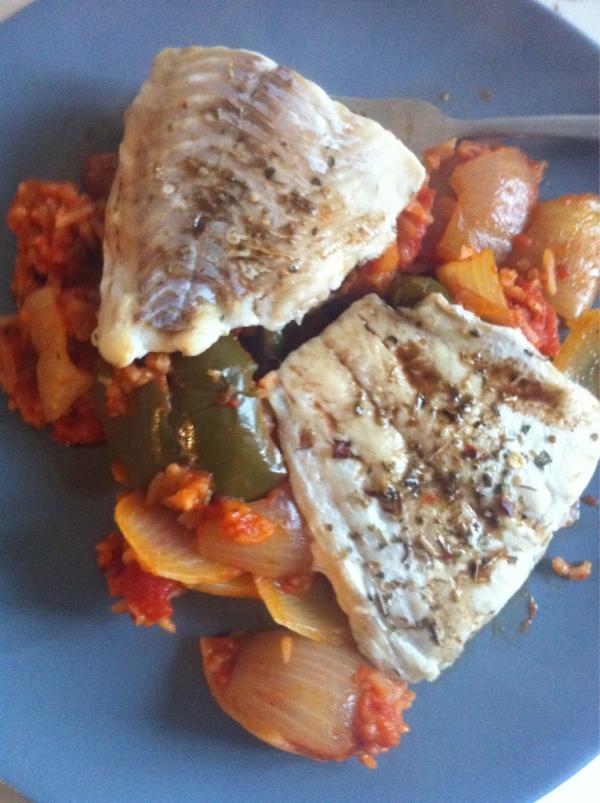 Haddock, veg and a tiny bit of rice. And blue plate which stifles hunger! <a href="/Slimavite/">Slimavite</a>